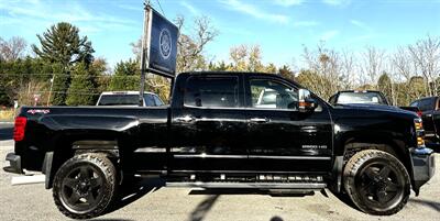 2017 Chevrolet Silverado 2500 LTZ  Crew Cab LTZ 4X4 - Photo 4 - Finksburg, MD 21048