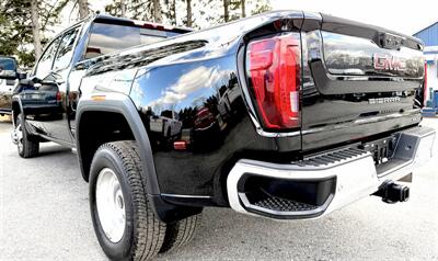 2021 GMC Sierra 3500 Crew Cab SLT 4X4 DRW - Photo 8 - Finksburg, MD 21048