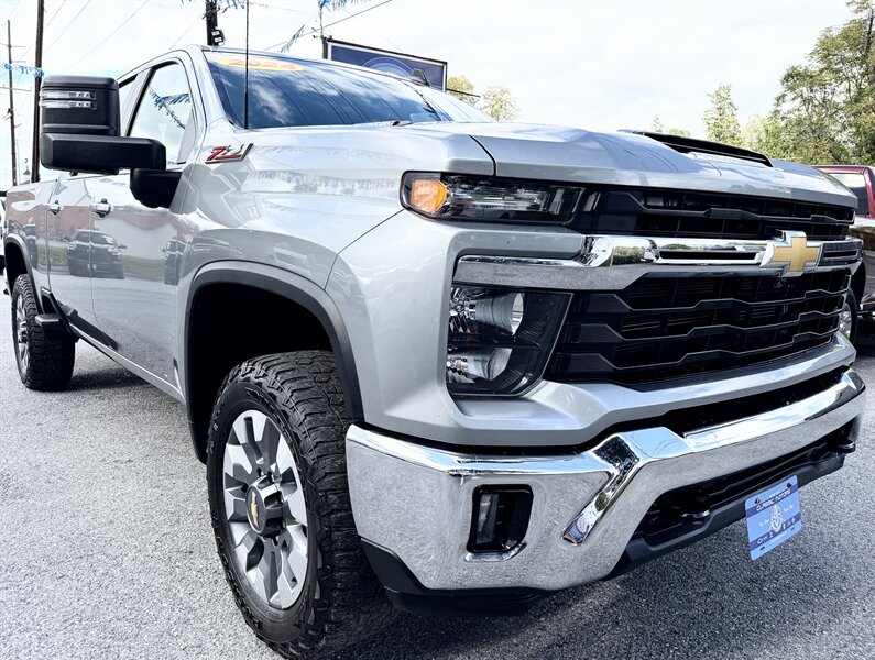 2024 Chevrolet Silverado 2500  Crew Cab LT 4X4 - Photo 1 - Finksburg, MD 21048