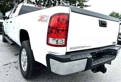 2013 GMC Sierra 3500 SLE  Crew Cab SLE 4X4 - Photo 7 - Finksburg, MD 21048
