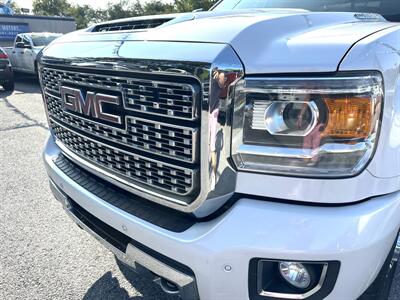 2019 GMC Sierra 3500 Denali  Crew Cab Denali 4X4 - Photo 7 - Finksburg, MD 21048