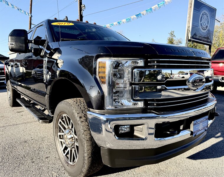 2019 Ford F-250  Crew Cab LARIAT 4X4 - Photo 1 - Finksburg, MD 21048