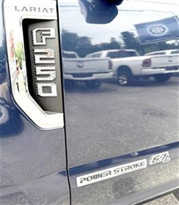 2017 Ford F-250 Crew Cab LARIAT 4X4 - Photo 22 - Finksburg, MD 21048