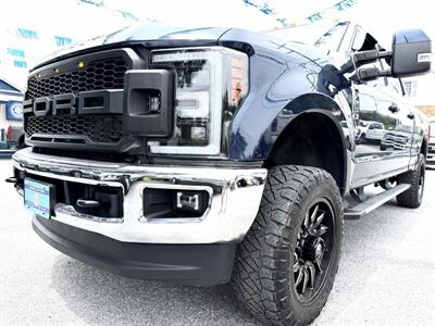 2017 Ford F-250 Crew Cab LARIAT 4X4 - Photo 2 - Finksburg, MD 21048