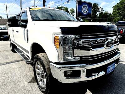 2017 Ford F-250 Lariat  Crew Cab Lariat 4X4 - Photo 1 - Finksburg, MD 21048