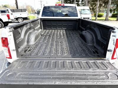 2022 RAM 3500  Crew Cab Tradesman 4X4 - Photo 10 - Finksburg, MD 21048