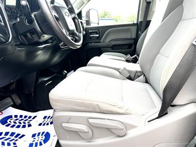 2017 Chevrolet Silverado 3500  Crew Cab W/T 4X4 - Photo 18 - Finksburg, MD 21048