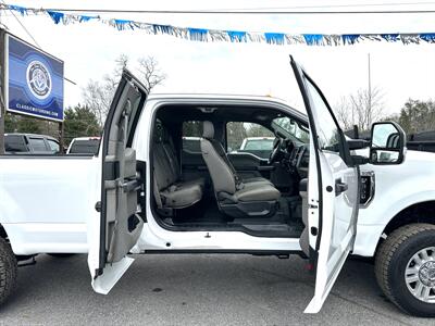 2019 Ford F-350 XLT  Ext Cab XLT 4X4 - Photo 13 - Finksburg, MD 21048