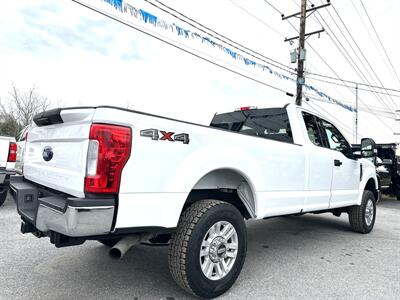 2019 Ford F-350 XLT  Ext Cab XLT 4X4 - Photo 3 - Finksburg, MD 21048