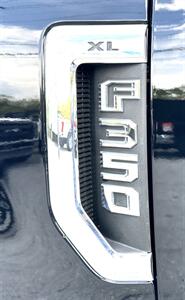 2018 Ford F-350  Reg Cab Dump Bed XL 4X4 DRW - Photo 20 - Finksburg, MD 21048