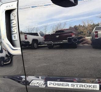 2022 Ford F-250 XLT Crew Cab XLT 4X4 - Photo 24 - Finksburg, MD 21048