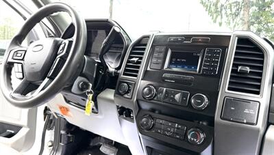 2019 Ford F-550  Crew Cab XL FLAT BED 4X4 DRW - Photo 13 - Finksburg, MD 21048