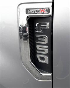 2021 Ford F-350  Crew Cab XL 4X4 - Photo 23 - Finksburg, MD 21048
