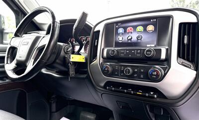 2015 GMC Sierra 2500 Crew Cab SLE 4X4 - Photo 11 - Finksburg, MD 21048