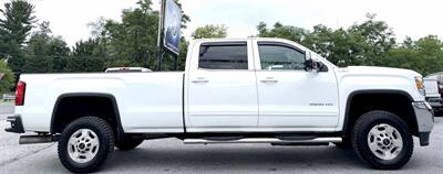2015 GMC Sierra 2500 Crew Cab SLE 4X4 - Photo 4 - Finksburg, MD 21048