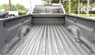 2015 GMC Sierra 2500 Crew Cab SLE 4X4 - Photo 9 - Finksburg, MD 21048