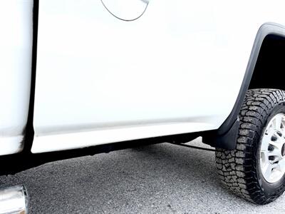 2015 GMC Sierra 2500 Crew Cab SLE 4X4 - Photo 10 - Finksburg, MD 21048