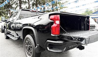 2022 Chevrolet Silverado 3500  Crew Cab HIGH COUNTRY 4X4 - Photo 8 - Finksburg, MD 21048
