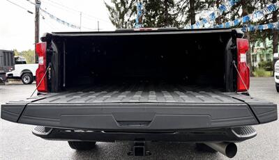2022 Chevrolet Silverado 3500  Crew Cab HIGH COUNTRY 4X4 - Photo 10 - Finksburg, MD 21048