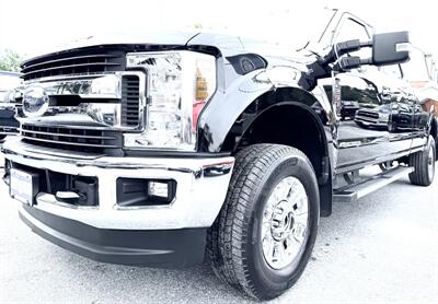 2018 Ford F-250 XLT  Crew Cab XLT 4X4 - Photo 2 - Finksburg, MD 21048