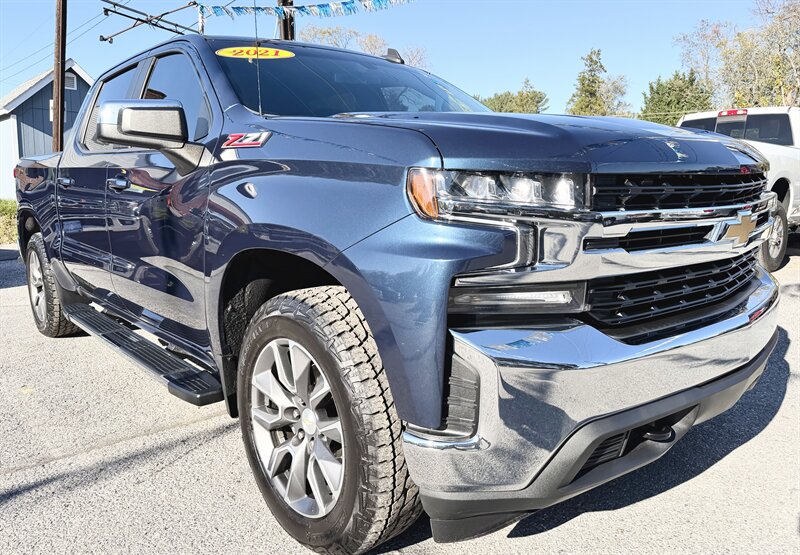 2021 Chevrolet Silverado 1500  Crew Cab LT 4X4 - Photo 1 - Finksburg, MD 21048