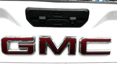 2023 GMC Sierra 3500  Crew Cab SLE 4X4 DRW - Photo 11 - Finksburg, MD 21048