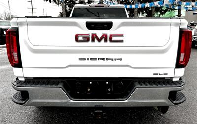 2023 GMC Sierra 3500  Crew Cab SLE 4X4 DRW - Photo 9 - Finksburg, MD 21048