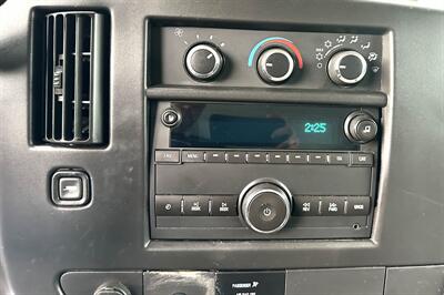 2016 Chevrolet Express  3500 BOX TRUCK 10 FT - Photo 13 - Finksburg, MD 21048