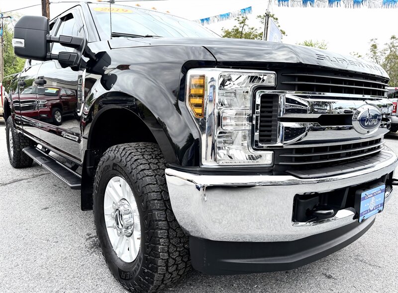 2019 Ford F-250  Crew Cab XL 4X4 - Photo 1 - Finksburg, MD 21048