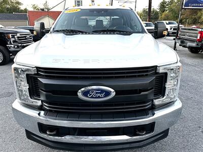 2018 Ford F-350 XL  Crew Cab Flat Bed  XL 4x4 DRW - Photo 5 - Finksburg, MD 21048