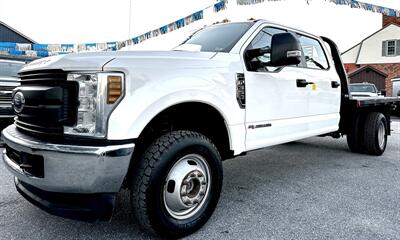 2018 Ford F-350 XL  Crew Cab Flat Bed  XL 4x4 DRW - Photo 2 - Finksburg, MD 21048