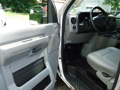 2014 Ford E-350 SD XL   - Photo 15 - North Easton, MA 02356