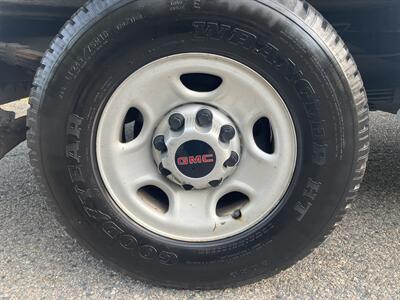 2015 GMC Savana 3500   - Photo 14 - North Easton, MA 02356