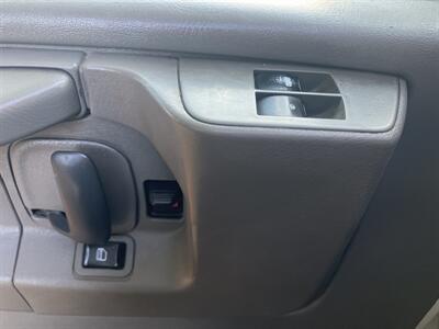 2015 GMC Savana 3500   - Photo 8 - North Easton, MA 02356