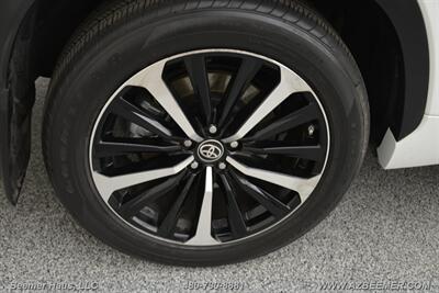 2022 Toyota Highlander XSE   - Photo 49 - Mesa, AZ 85202