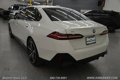 2024 BMW i5 M60   - Photo 11 - Mesa, AZ 85202