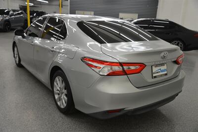 2018 Toyota Camry LE   - Photo 11 - Mesa, AZ 85202