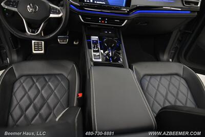 2024 Volkswagen Atlas Cross Sport SEL Premium R-Line 4Motio   - Photo 17 - Mesa, AZ 85202