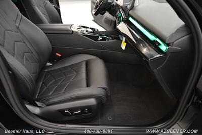 2025 BMW i5 xDrive40   - Photo 16 - Mesa, AZ 85202