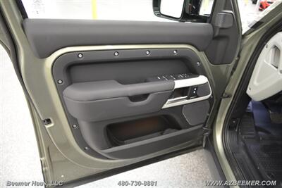 2024 Land Rover Defender 110 P400 S   - Photo 38 - Mesa, AZ 85202
