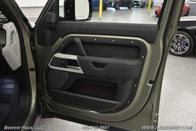 2024 Land Rover Defender 110 P400 S   - Photo 41 - Mesa, AZ 85202