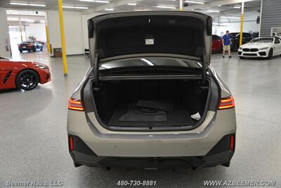 2024 BMW 5 Series 530i   - Photo 43 - Mesa, AZ 85202