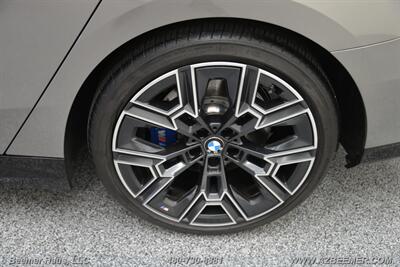 2024 BMW 5 Series 530i   - Photo 49 - Mesa, AZ 85202