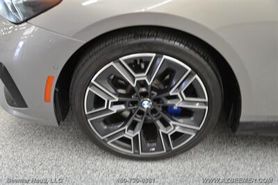 2024 BMW 5 Series 530i   - Photo 50 - Mesa, AZ 85202