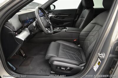 2024 BMW 5 Series 530i   - Photo 12 - Mesa, AZ 85202