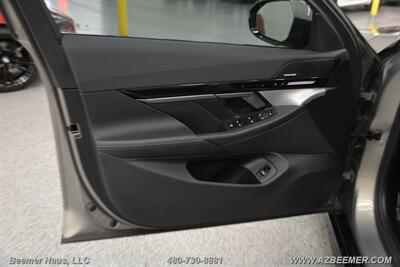 2024 BMW 5 Series 530i   - Photo 39 - Mesa, AZ 85202