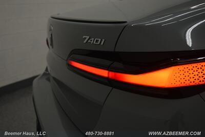 2023 BMW 7 Series 740i   - Photo 47 - Mesa, AZ 85202
