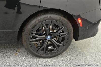 2024 BMW iX xDrive50   - Photo 49 - Mesa, AZ 85202
