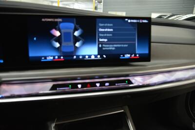 2025 BMW 7 Series 750e xDrive   - Photo 37 - Mesa, AZ 85202