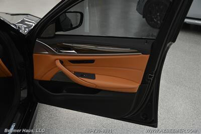 2022 BMW 5 Series M550i xDrive   - Photo 41 - Mesa, AZ 85202